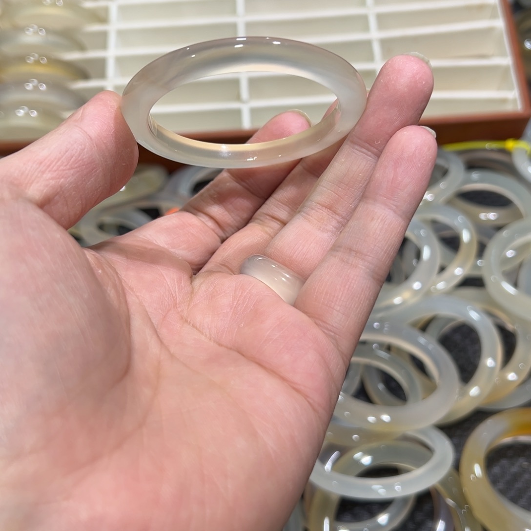 玛瑙/玉髓未镶嵌手镯515圈有包容2.1