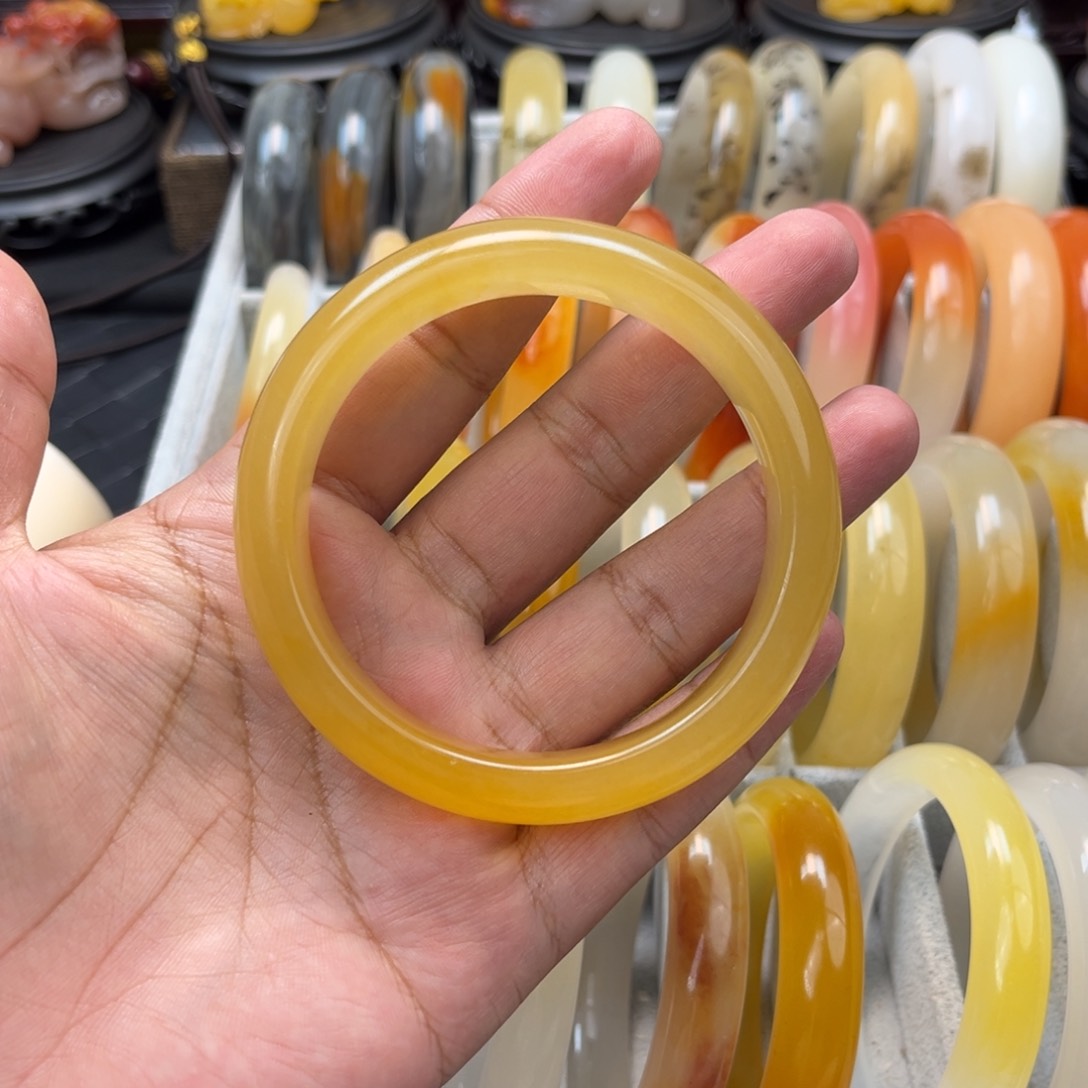 石英质玉（黄龙玉）手镯未镶嵌想***我