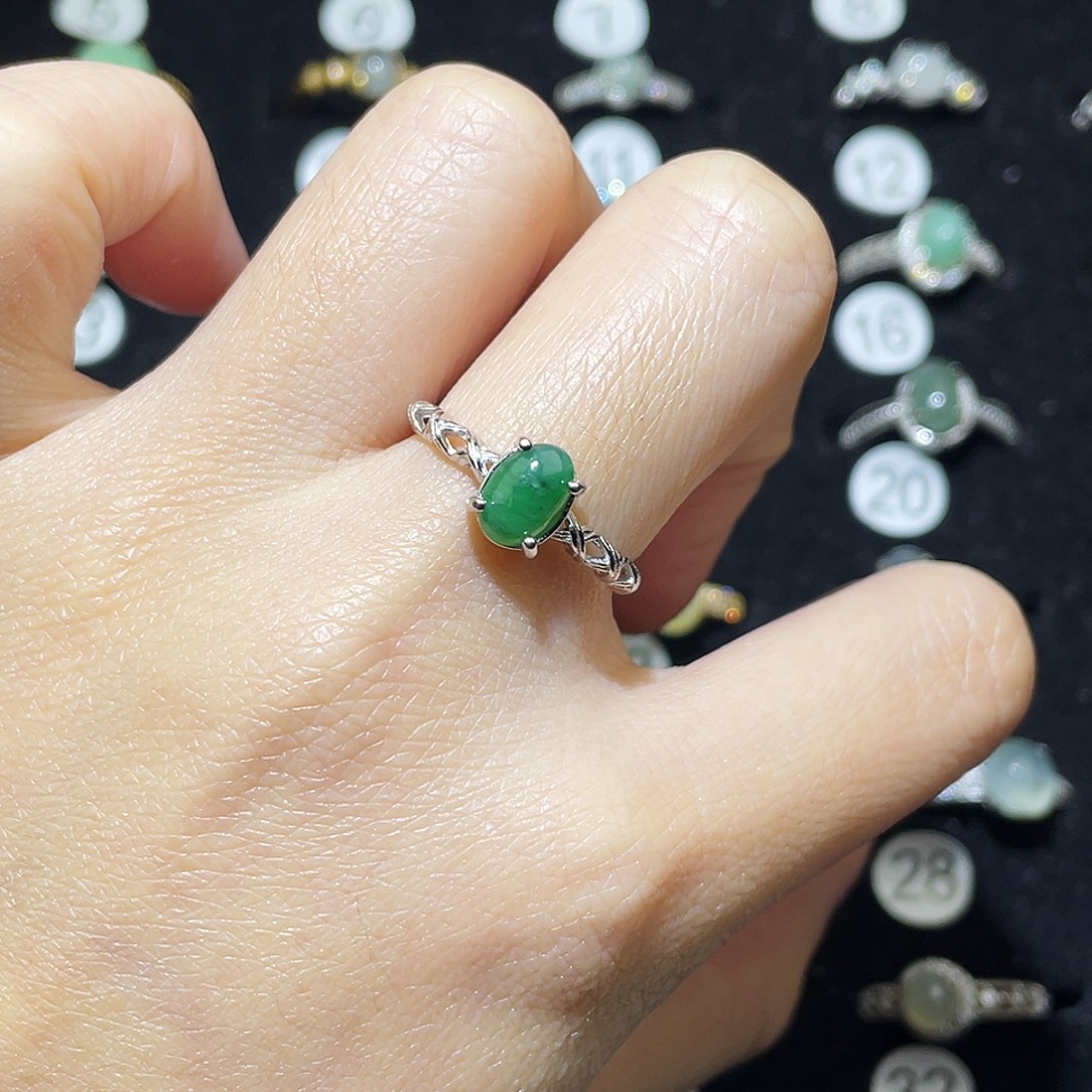 翡翠未镶嵌戒指戒指