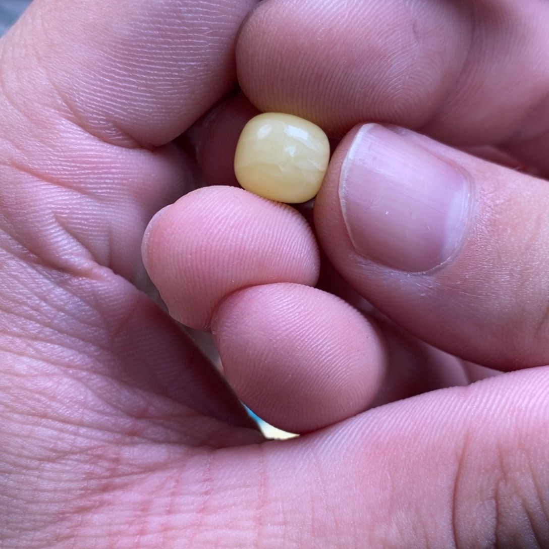 D***车蜜蜡未镶嵌裸石配饰