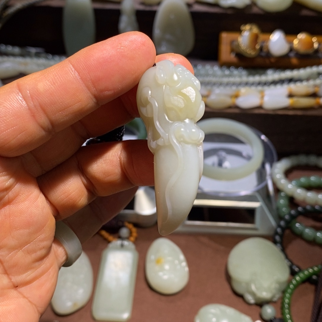 和田玉挂件未镶嵌