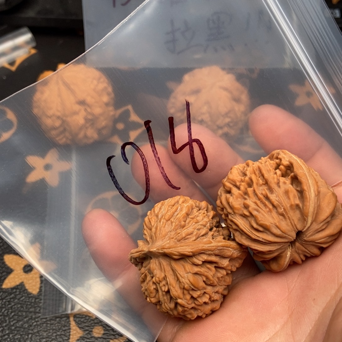 文玩核桃吊坠四座楼