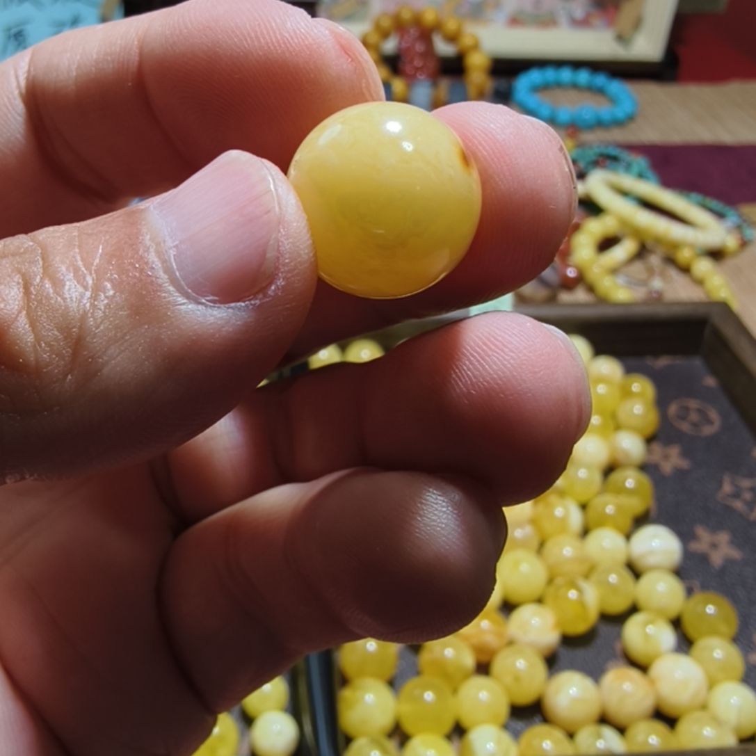 未镶嵌琥珀裸石天然原矿蜜蜡圆珠微瑕