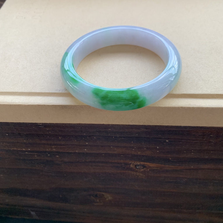 冰润细腻辣阳绿手镯特价59800圈口54.6-12.2-8.6，天然翡翠缅A完美