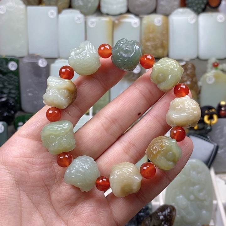 和田玉（糖玉）未镶嵌颈饰