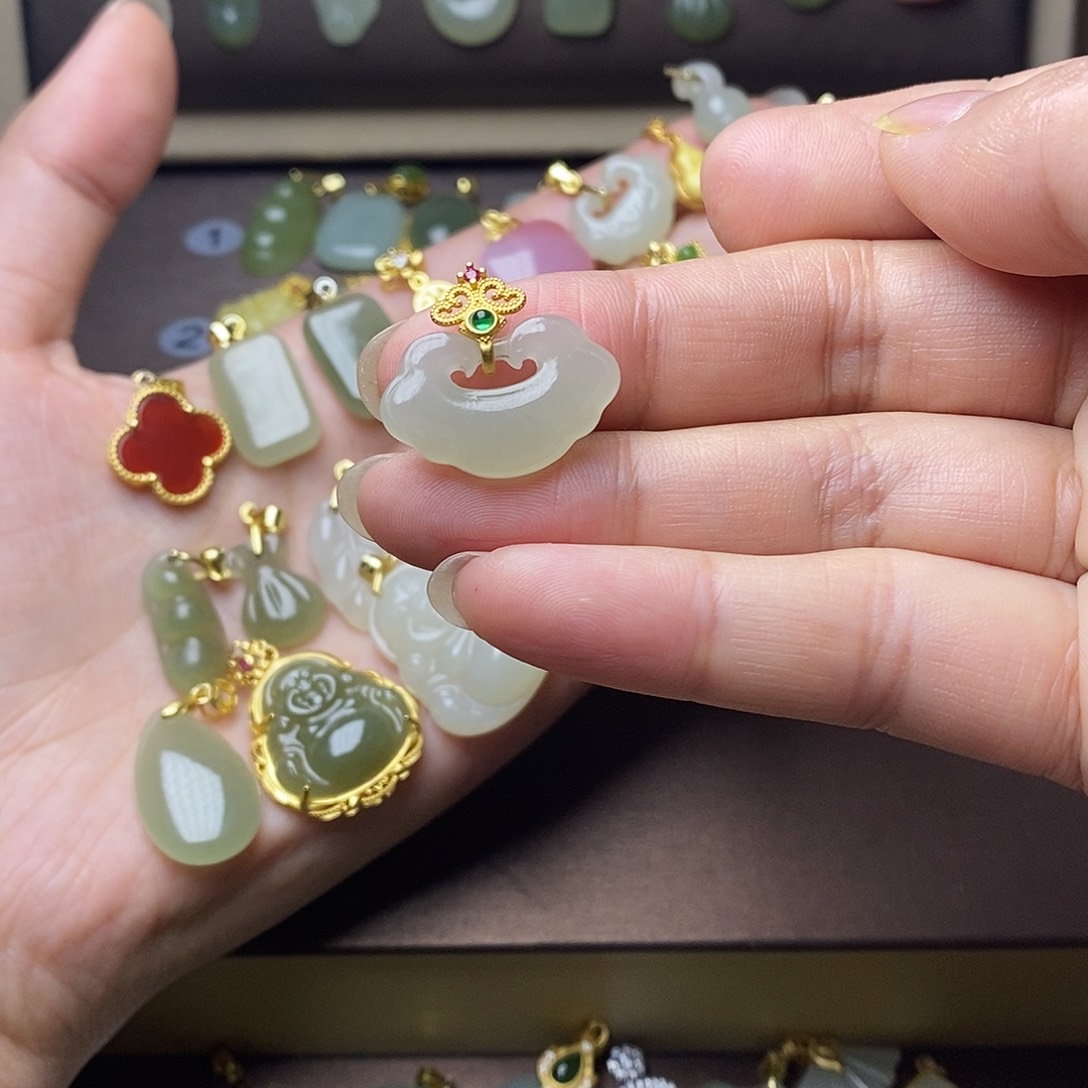 和田玉颈饰银S925镶嵌