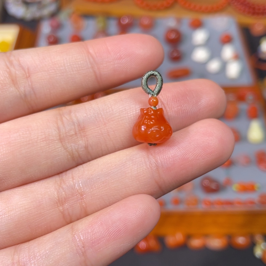 南红玛瑙未镶嵌小钱袋