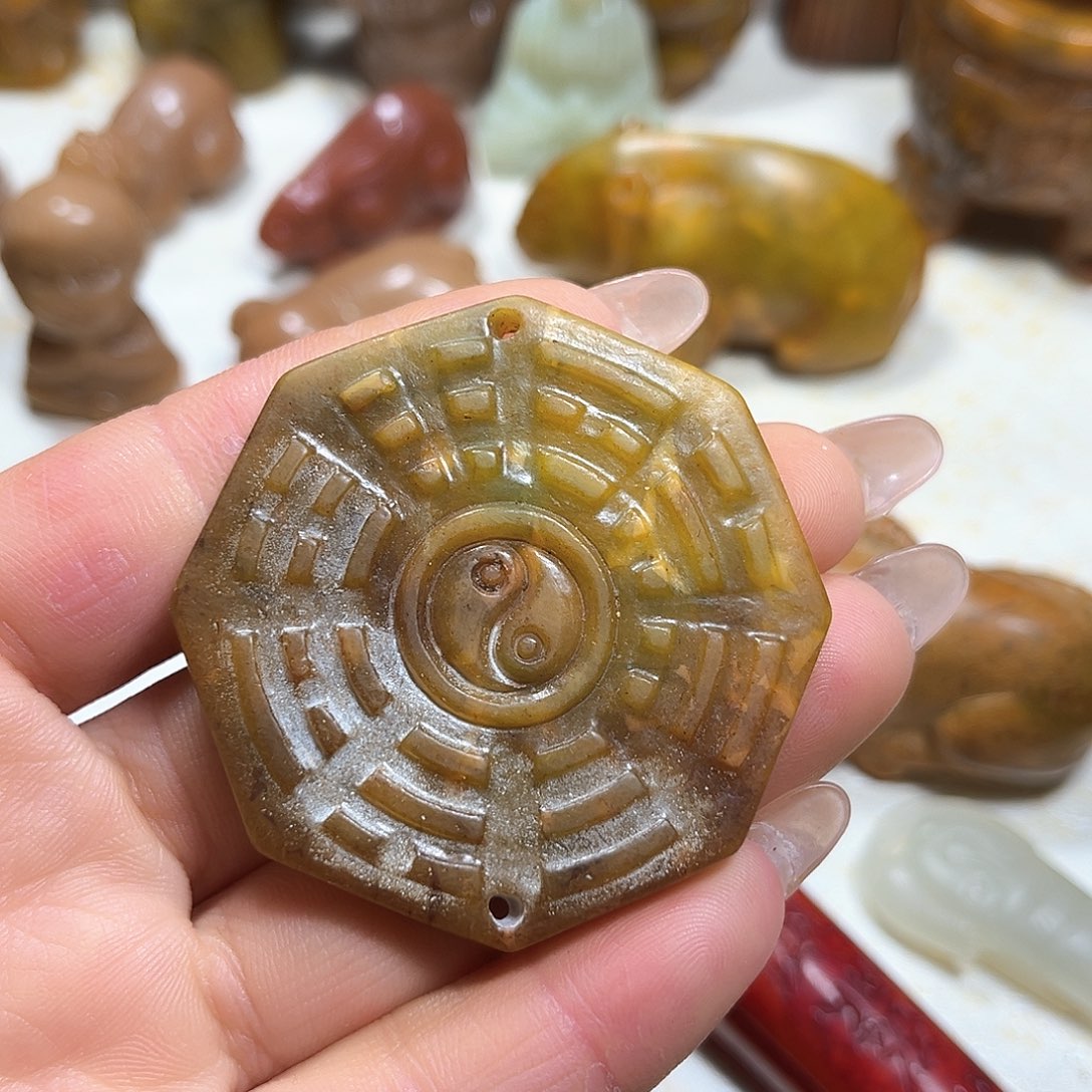 白玉菩提吊坠白玉菩提吊坠