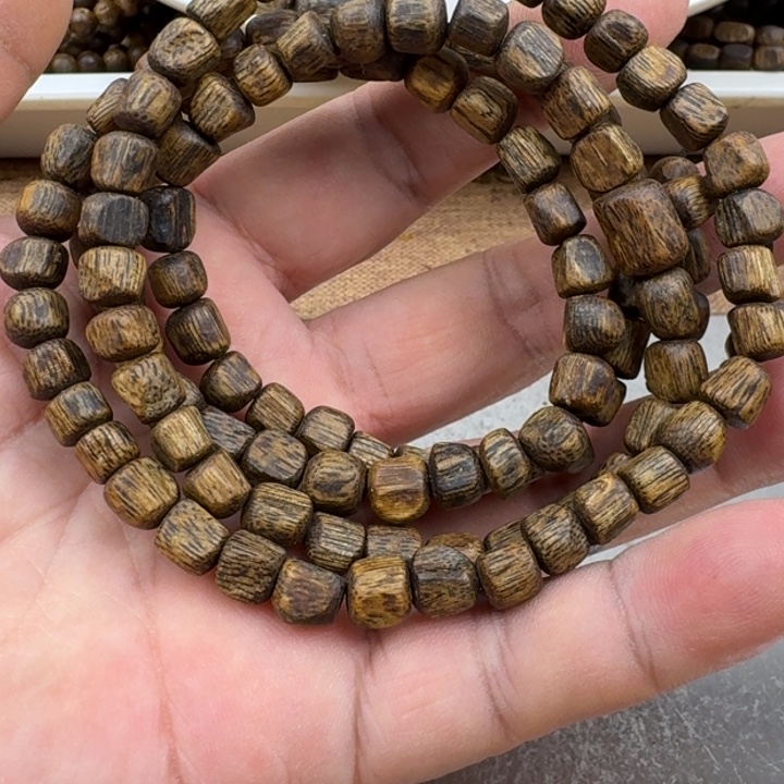 杨***】手串沉香乌身手串18克加