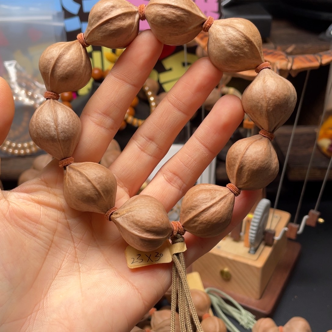 K***I橄榄核吊坠2330铁核