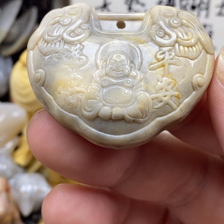 硅化珊瑚（珊瑚玉）未镶嵌颈饰