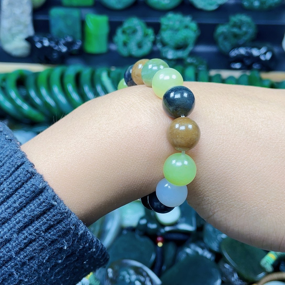 和田玉未镶嵌珠宝半成品