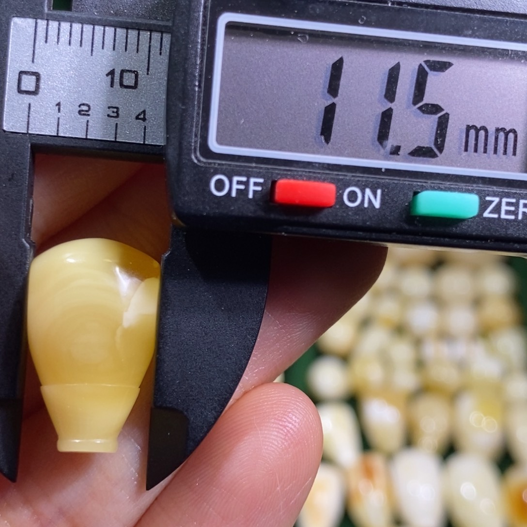 万***清蜜蜡未镶嵌裸石配饰