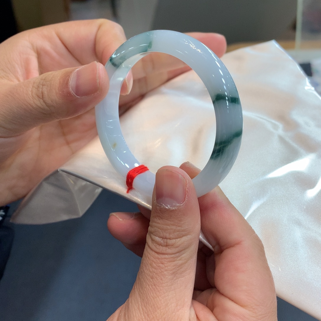 翡翠未镶嵌手镯手镯