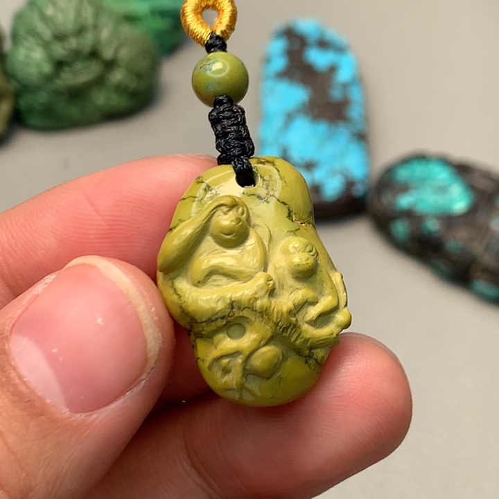 杂****绿松石未镶嵌颈饰