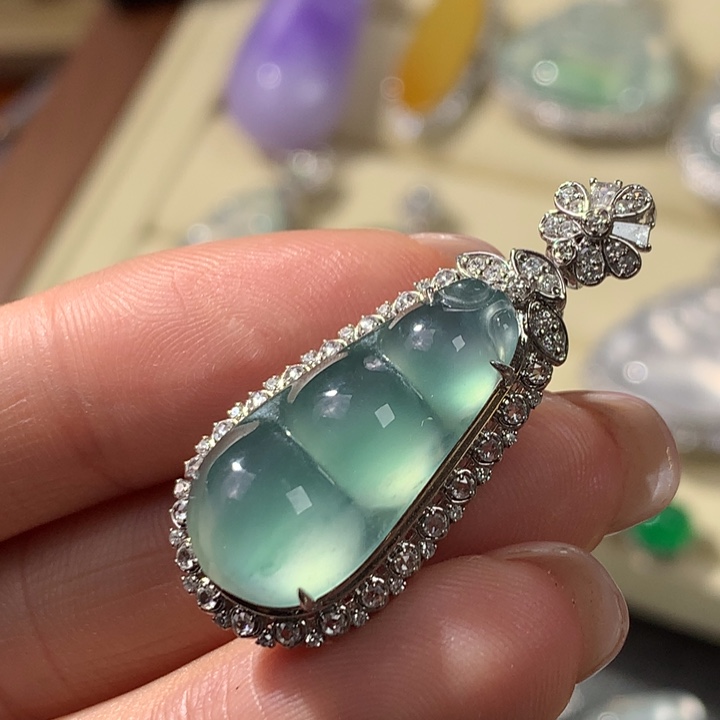 翡翠18K金镶嵌吊坠(不含链)