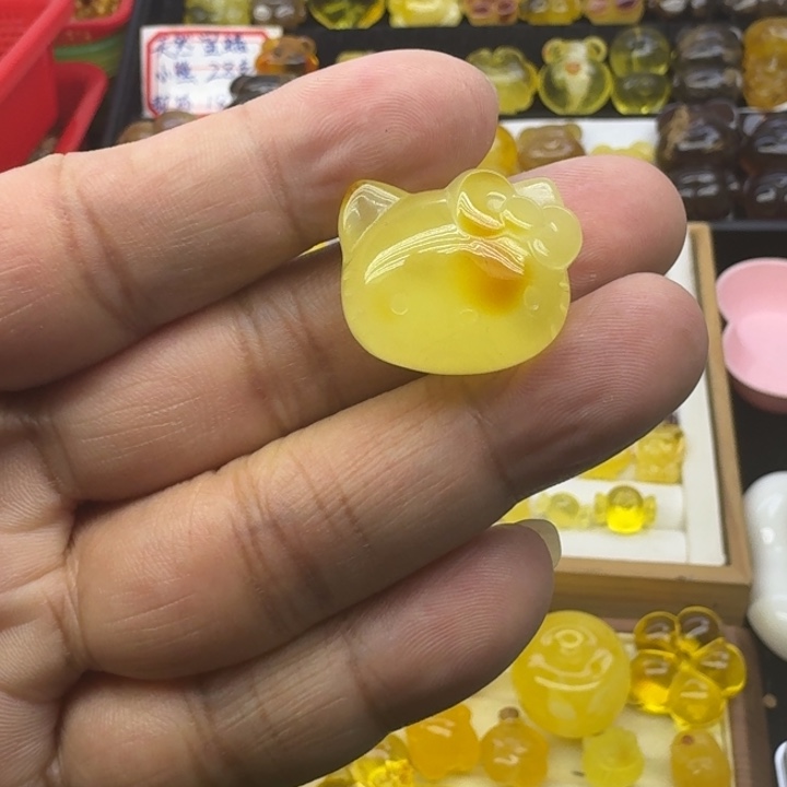 琥珀未镶嵌颈饰kt