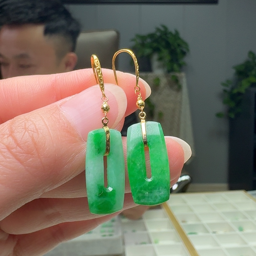 翡翠18K金镶嵌耳饰天然