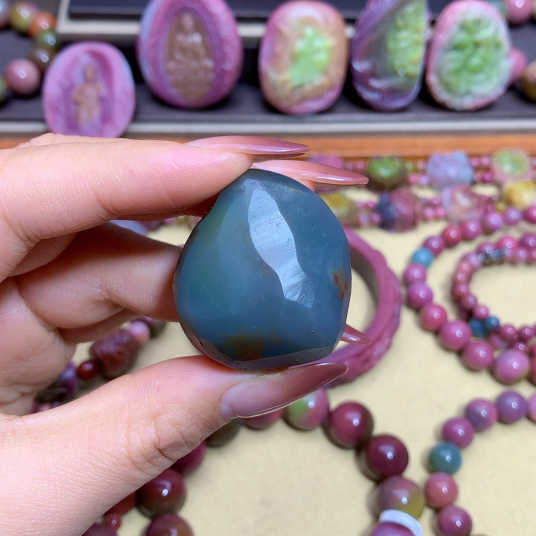 玛瑙挂件未镶嵌自**得盐源