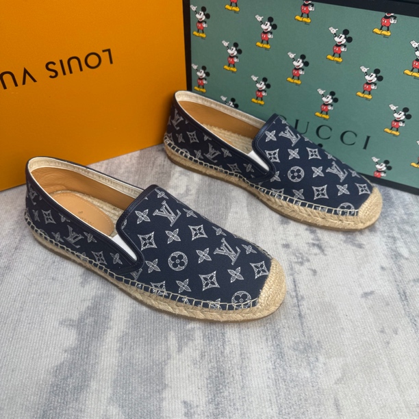 未使用 LouisVuitton/路易威登 蓝色老花满印时尚休闲渔夫鞋/41欧