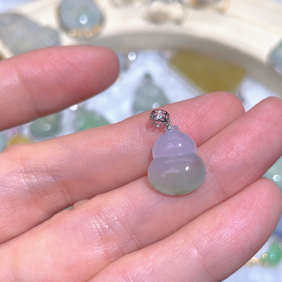 翡翠颈饰18K金镶嵌翡翠