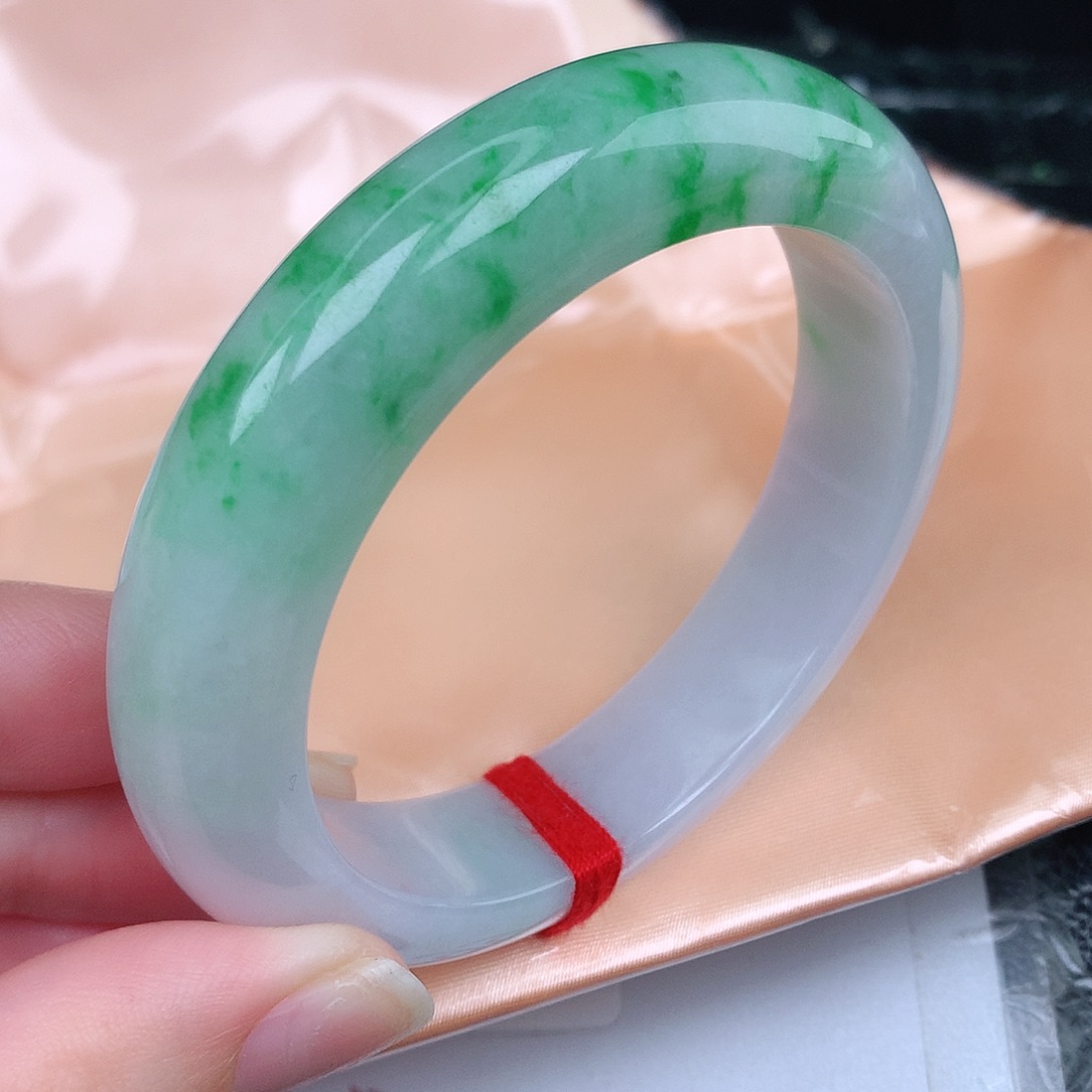 翡翠手镯未镶嵌天然