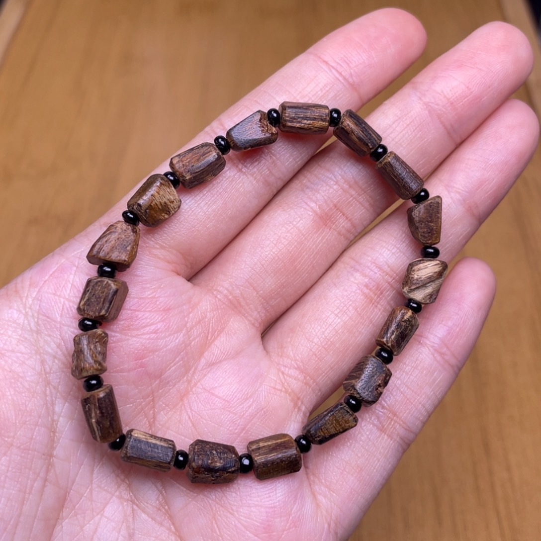 4.1克越南顺化沉水红土珠