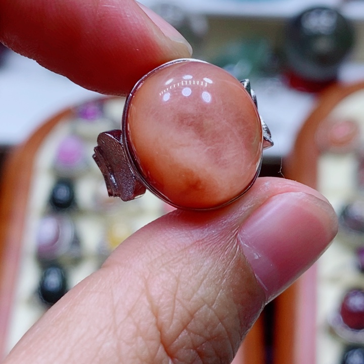 未镶嵌颈饰水晶二**努水晶