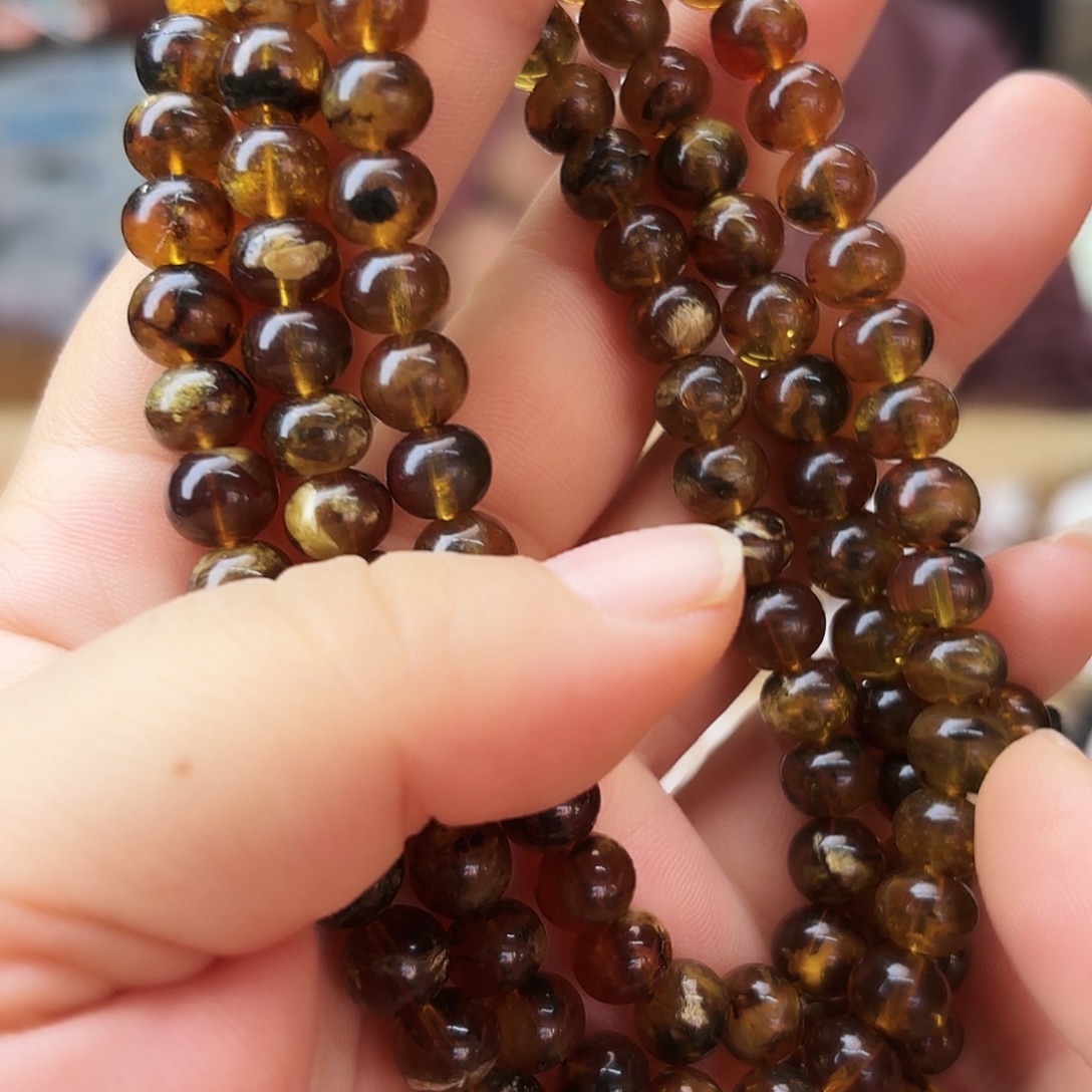 琥珀未镶嵌裸石八