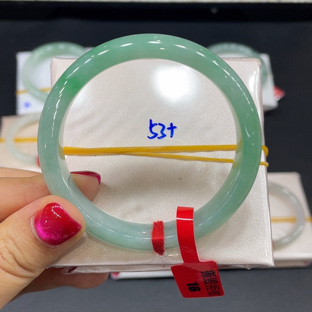 翡翠手镯未镶嵌缅甸天然翡翠手镯