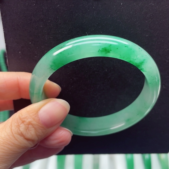 石英质玉手镯未镶嵌54-55