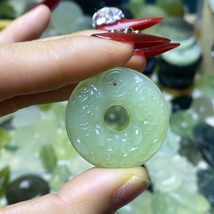 【闪购商品】蛇纹石玉颈饰未镶嵌