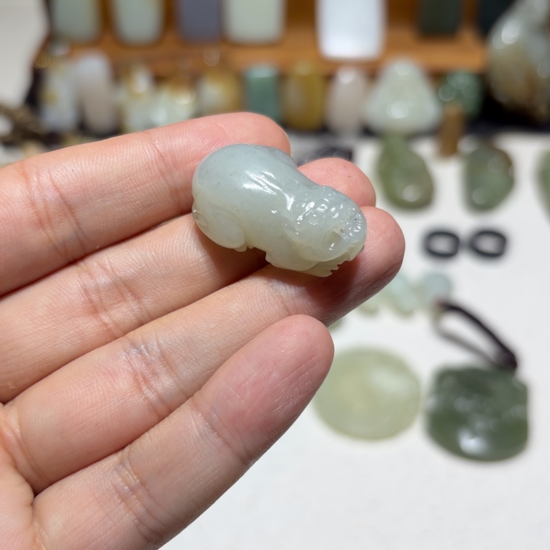 独***0和田玉未镶嵌颈饰