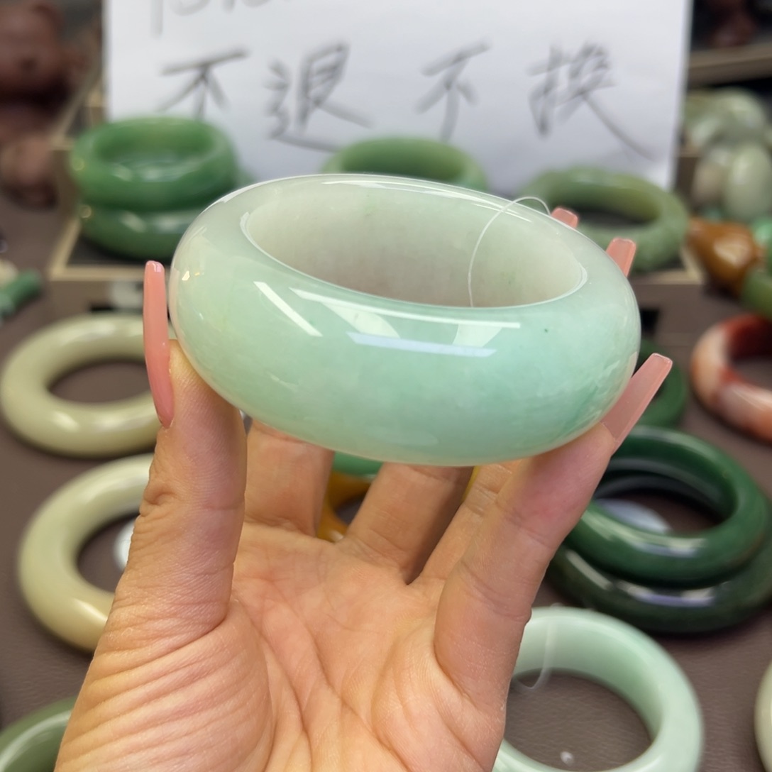 未镶嵌手镯石英岩玉想***胖