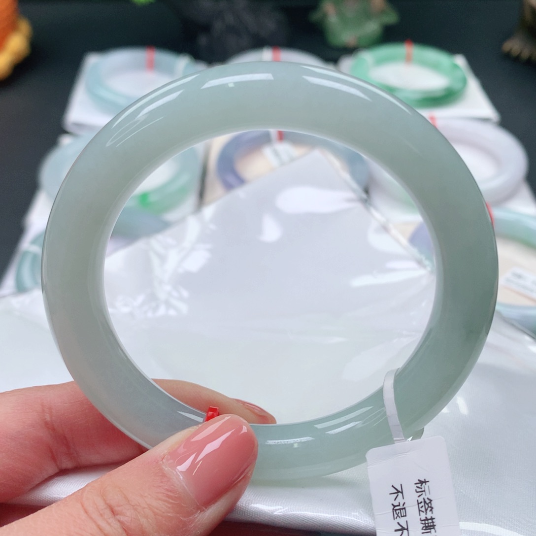 翡翠手镯未镶嵌57冰糯 晴绿 圆条
