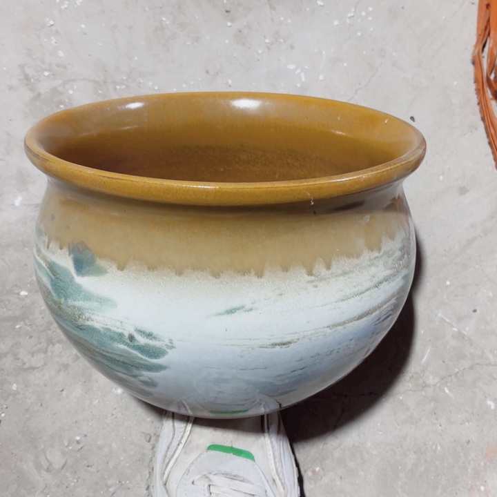 红陶口径25高度18一只