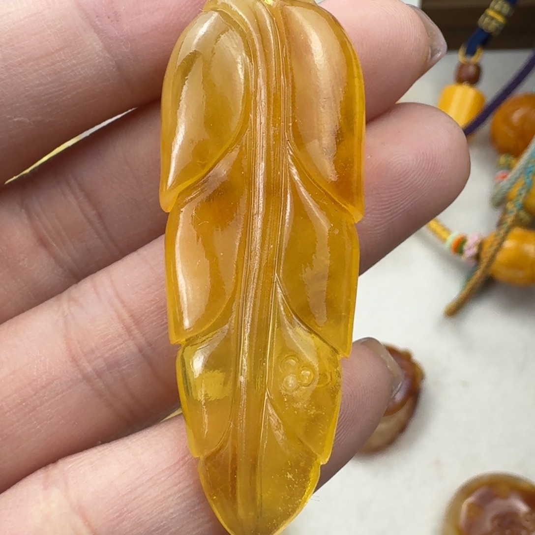 蜜蜡未镶嵌珠宝奇石全品 54×20×8.5mm