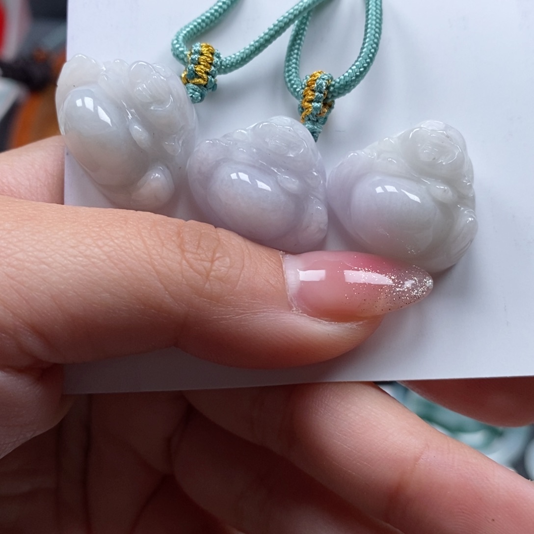 翡翠颈饰未镶嵌小*天然翡翠