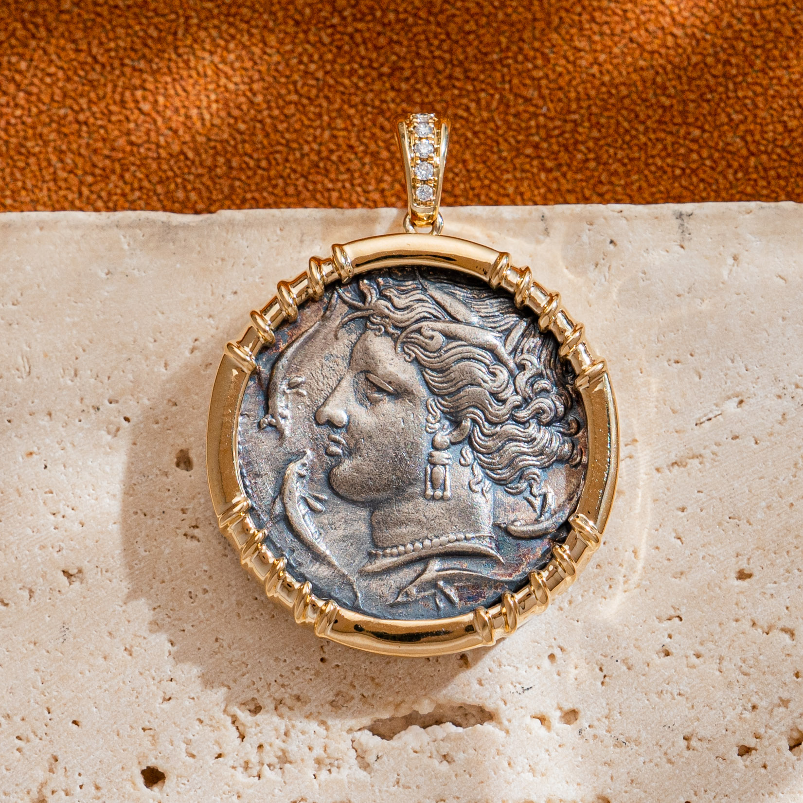 【奢小姐珠宝】18K金珀耳塞福涅冥后钻石吊坠--K250602