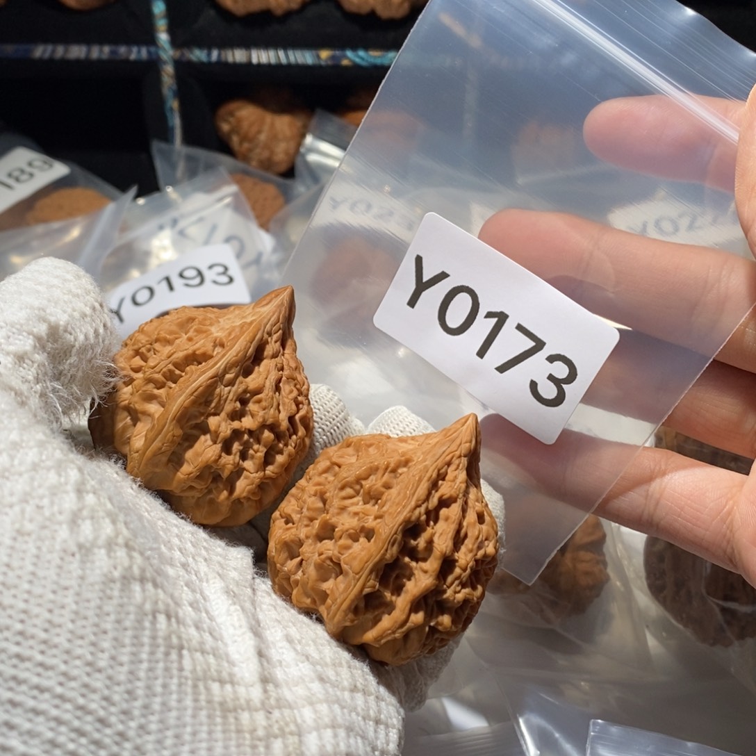 文玩核桃吊坠42✖️53全品大孤石