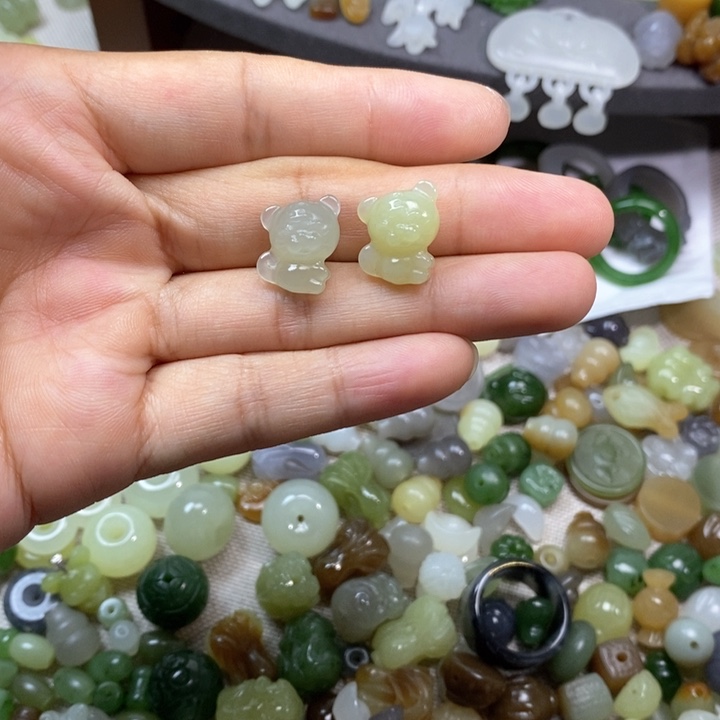 和田玉未镶嵌挂件49.9一个多样性发其一