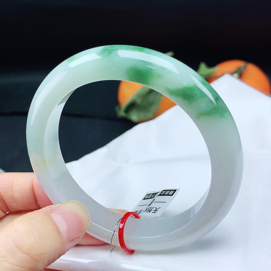 翡翠手镯未镶嵌56+圈