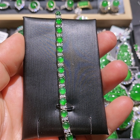 翡翠手链未镶嵌手链1