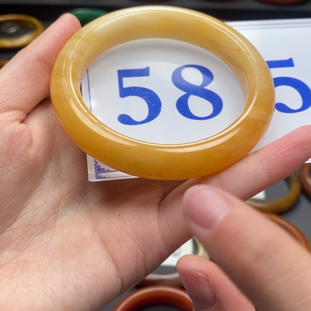 石英质玉（黄龙玉）手镯未镶嵌