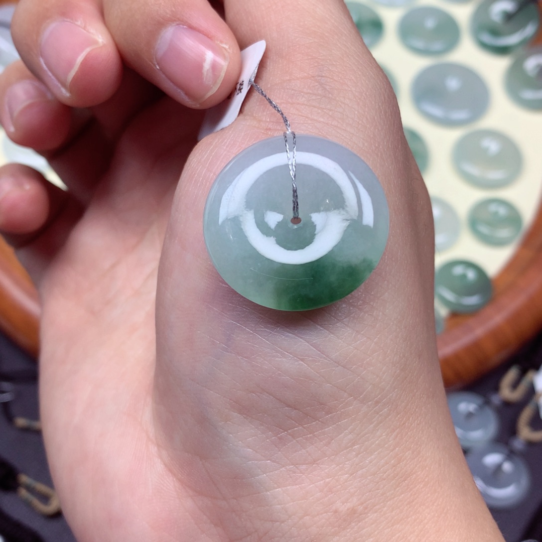 翡翠未镶嵌颈饰吊坠26/5.8mm