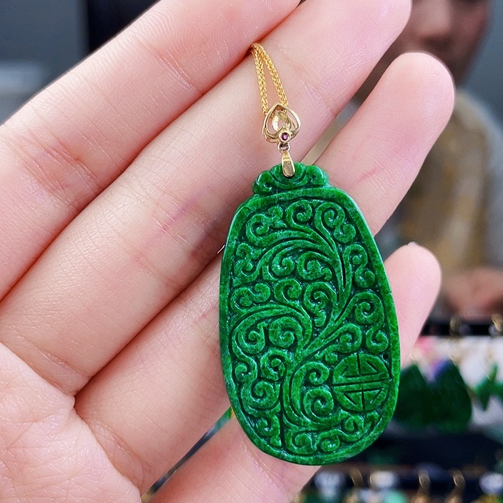 翡翠颈饰18K金镶嵌饰品