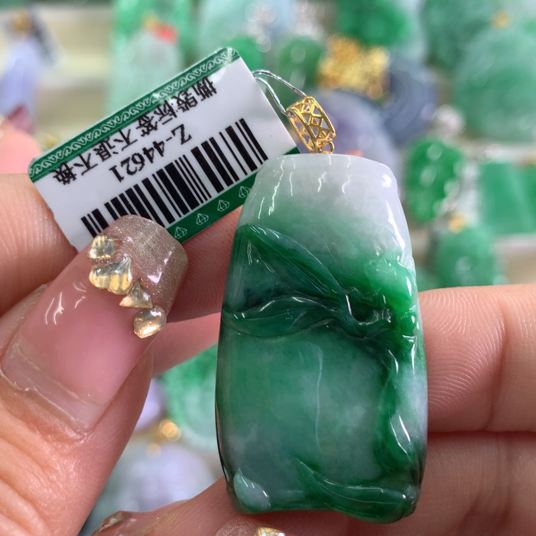 翡翠吊坠(不含链)18K金镶嵌
