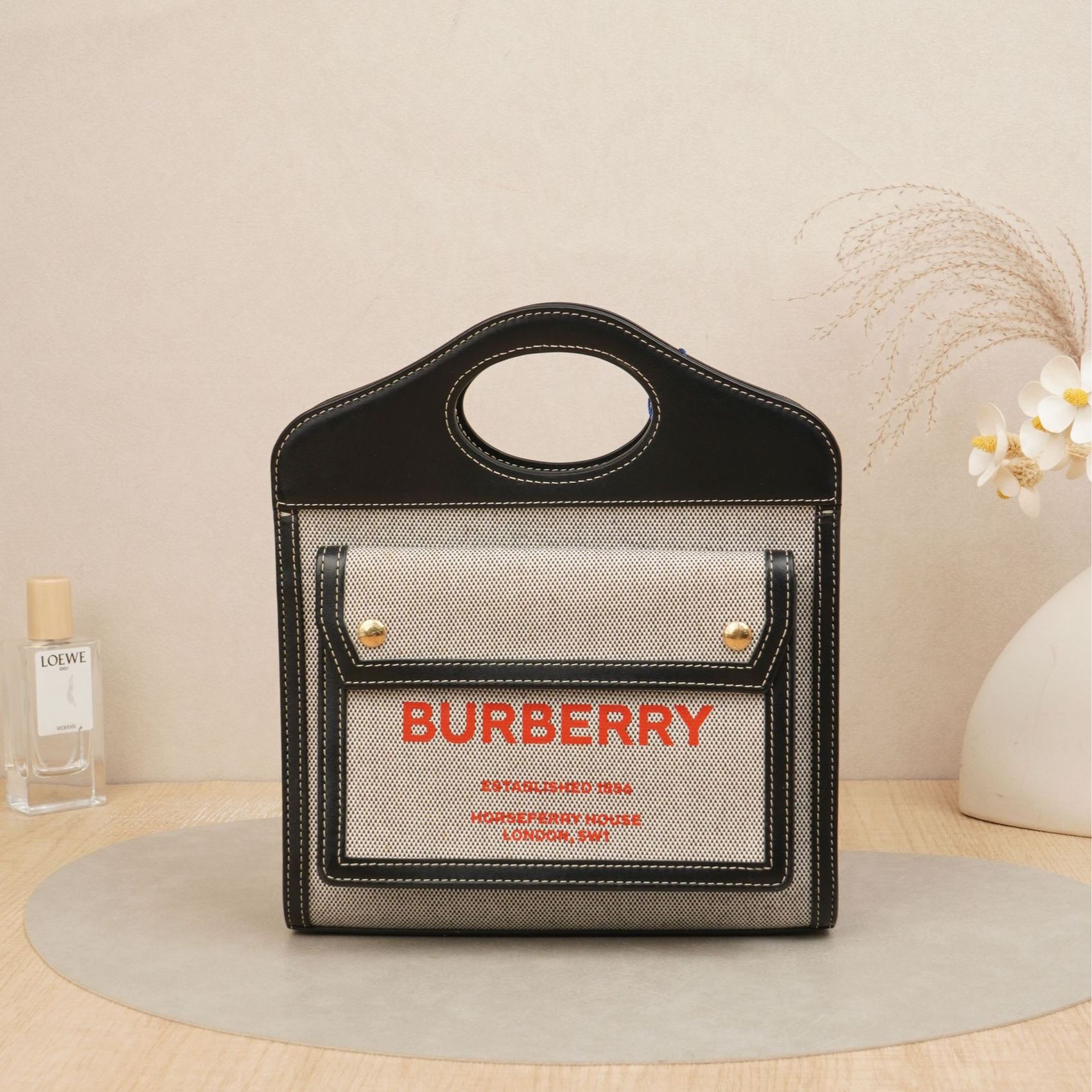 95新 BURBERRY/博柏利 博柏利托特邮差黑色拼色帆布拼皮/DS045180