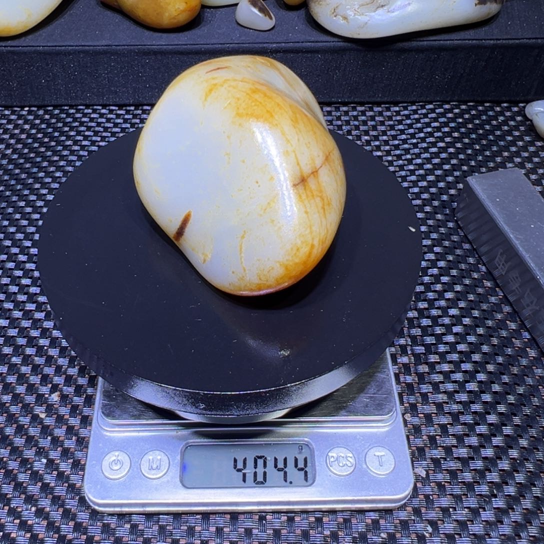 师***傅和田玉（子料）未镶嵌吊坠(不含链)404克