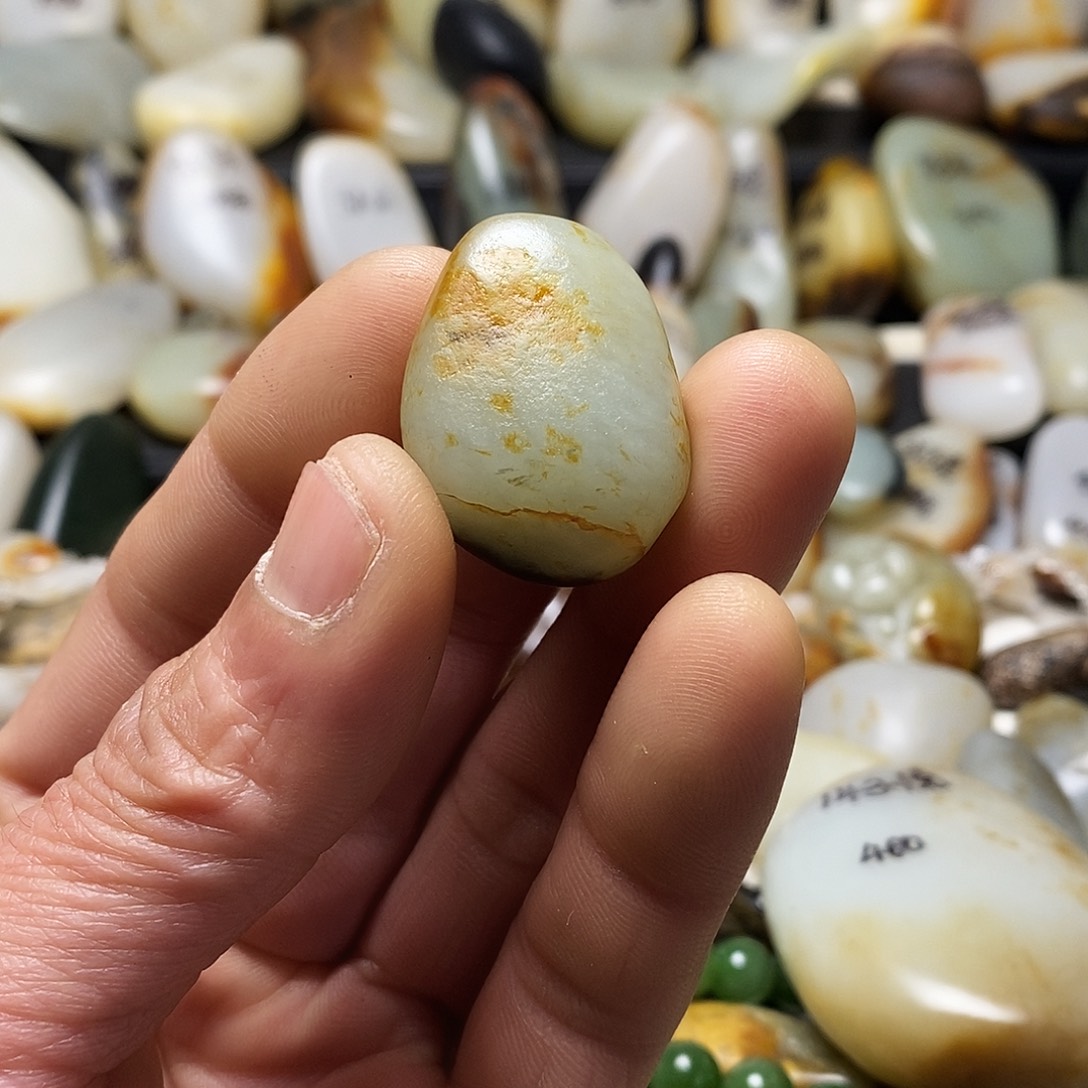 和田玉颈饰未镶嵌北**爷吊坠1件下2单120元